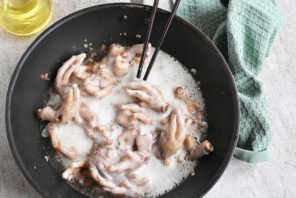 Easy Braised Chicken Feet recipe - step 5