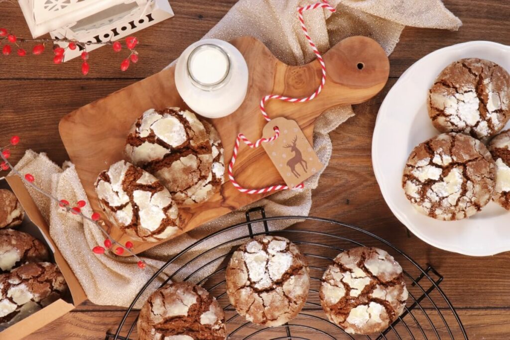 How to serve Gingerbread Crinkle Cookies