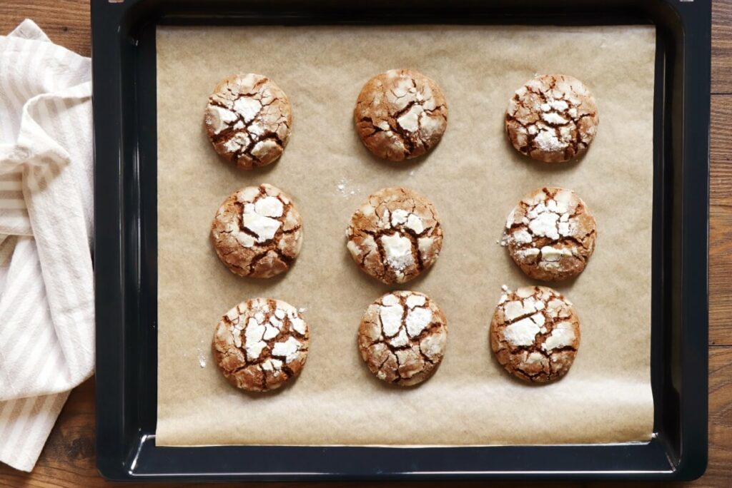 Gingerbread Crinkle Cookies recipe - step 7