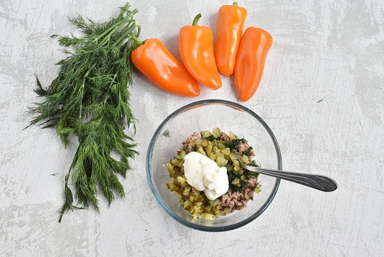 Step 1 - Mini Bell Pepper Carrots with Tuna
