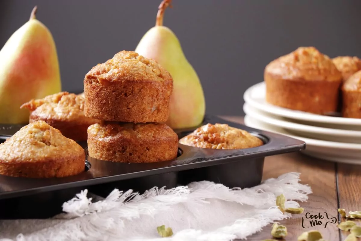 Pear Oatmeal Muffins Recipe-Pear Cardamom Oatmeal Muffins-Oatmeal Pear Muffins