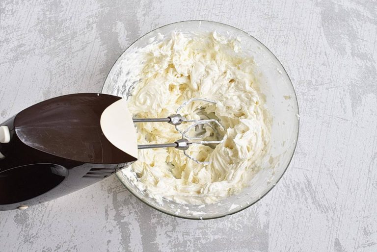 Step 8 - Easy Carrot Cake Muffins