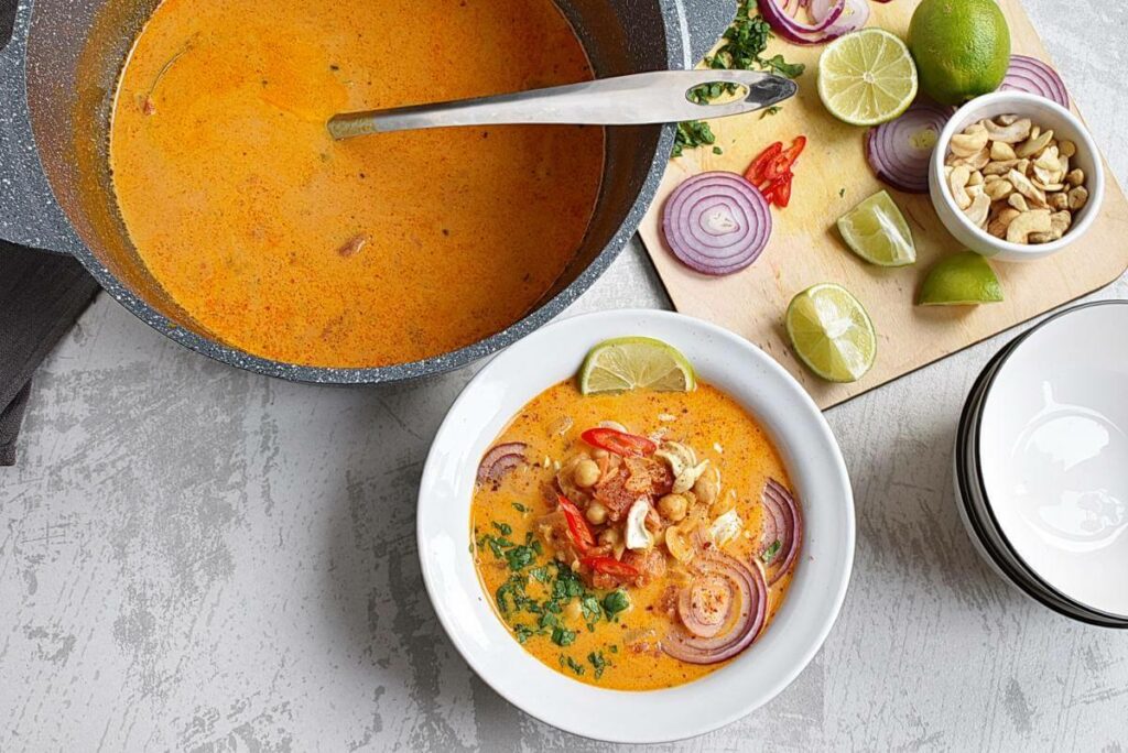 How to serve Chickpea and Tomato Coconut Curry Soup