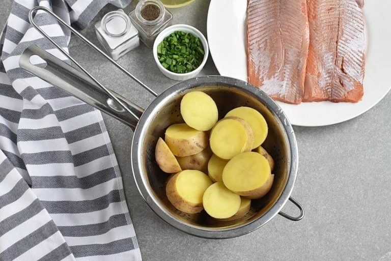 Step 2 - Sheet-Pan Creamy Salmon, Leeks and Potatoes