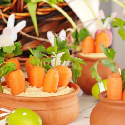 Easter Hummus Pots Recipe-Easter Recipes-Cute Easter Appetizer Idea-Healthy Easter Hummus and Carrots Pots