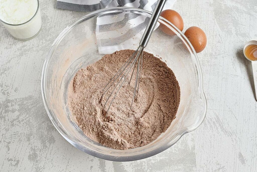 One-Bowl Chocolate Cake recipe - step 2