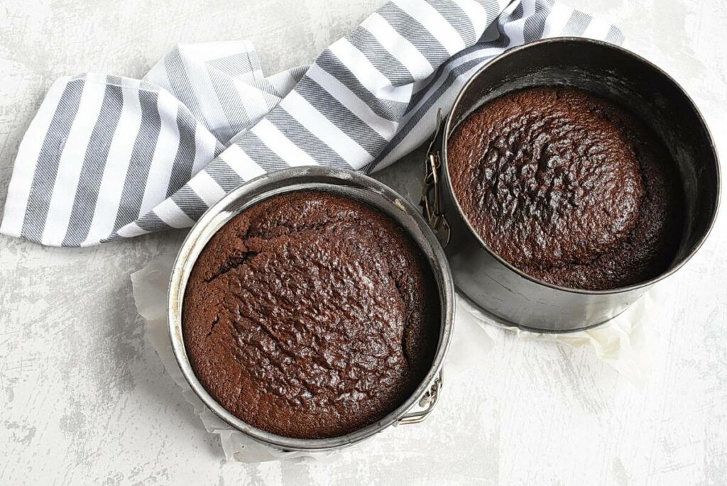One-Bowl Chocolate Cake recipe - step 6
