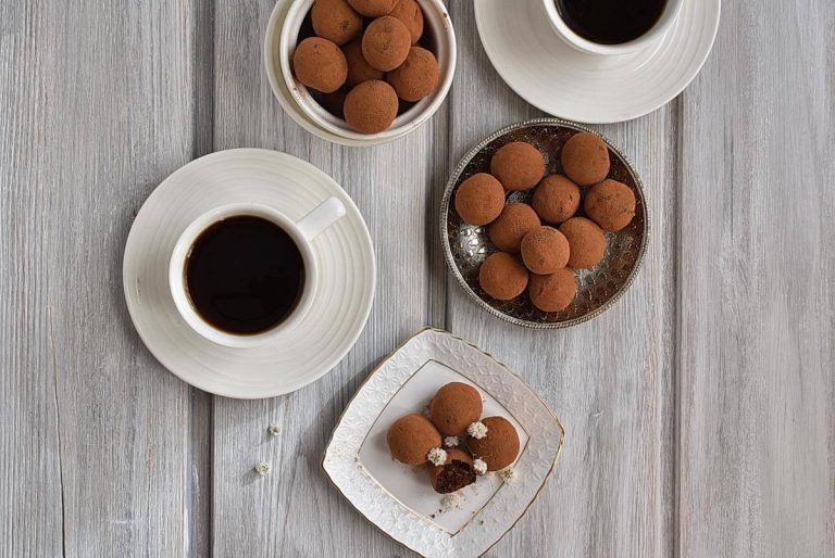 Creamy Dark Chocolate Truffles Recipe Cook.me Recipes