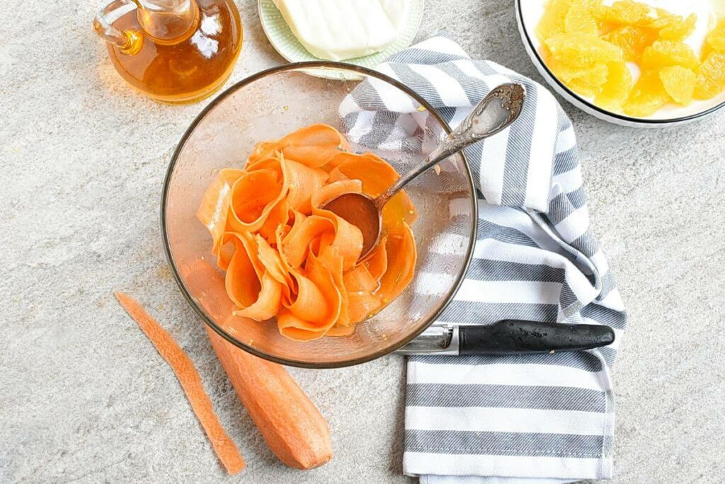 Halloumi, Carrot & Orange Salad recipe - step 3