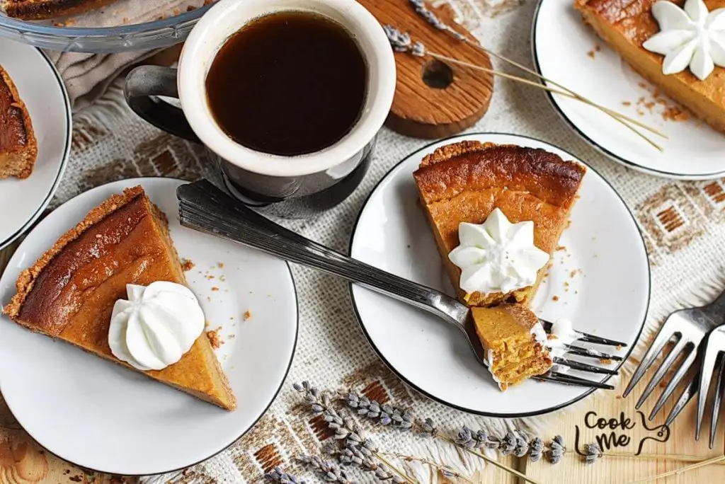Pumpkin Pie with Graham Cracker Crust
