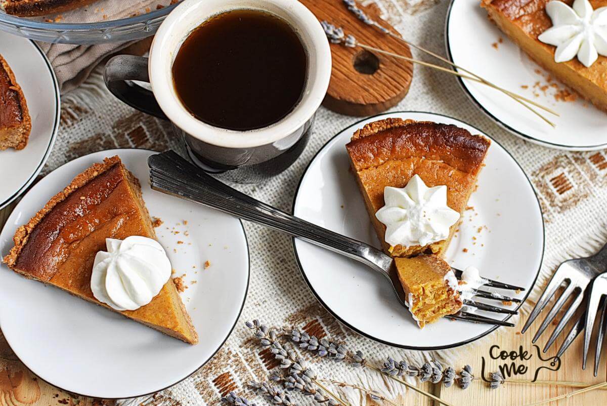 Pumpkin Pie with Graham Cracker Crust