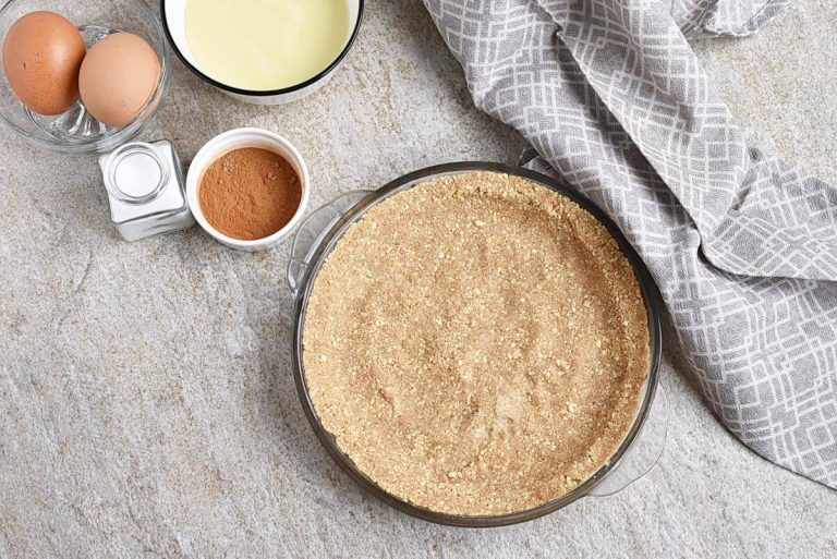 Step 3 - Pumpkin Pie with Graham Cracker Crust