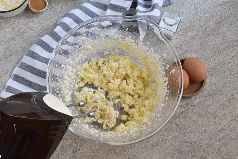 Cinnamon Sugar Donut Muffins recipe - step 4
