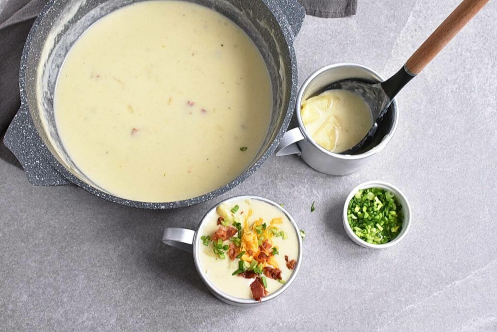 How to serve Loaded Baked Potato Soup
