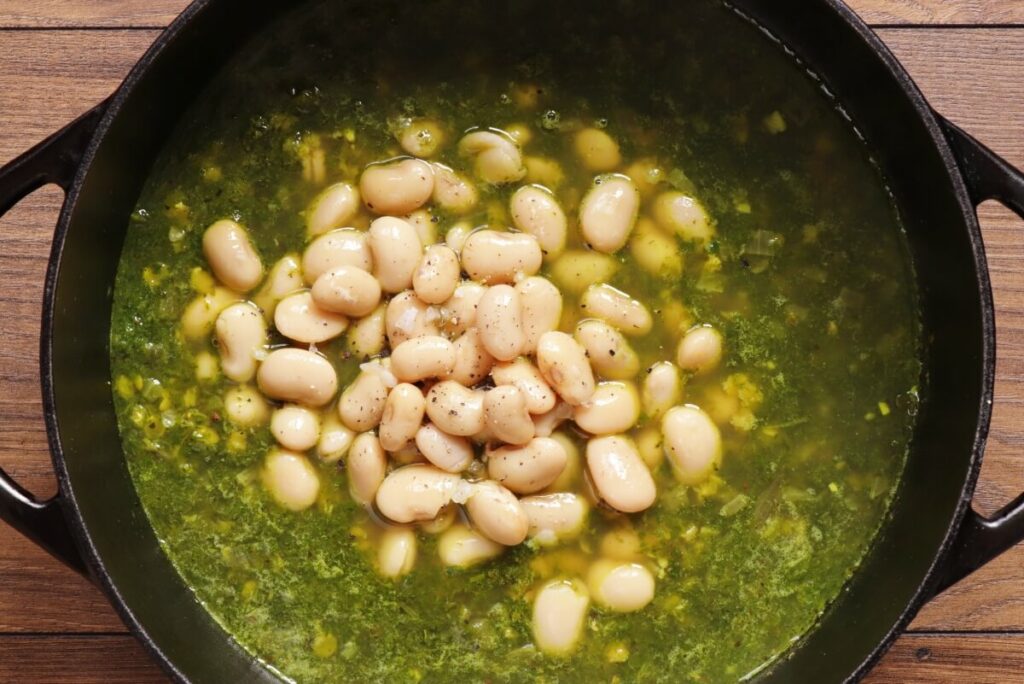 Spinach, Lentil and Butter Bean Soup recipe - step 4