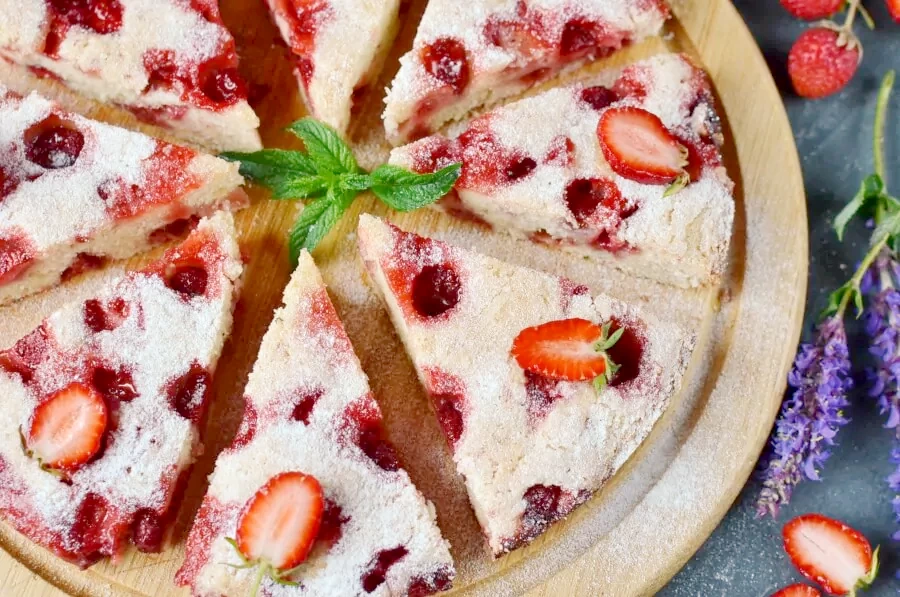 How to serve Crustless Fresh Strawberry Pie