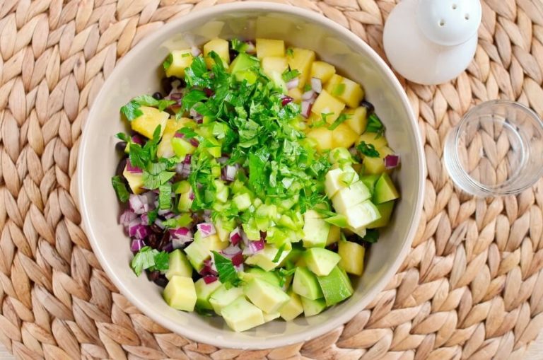 Step 1 - Pineapple, Avocado and Bean Salsa