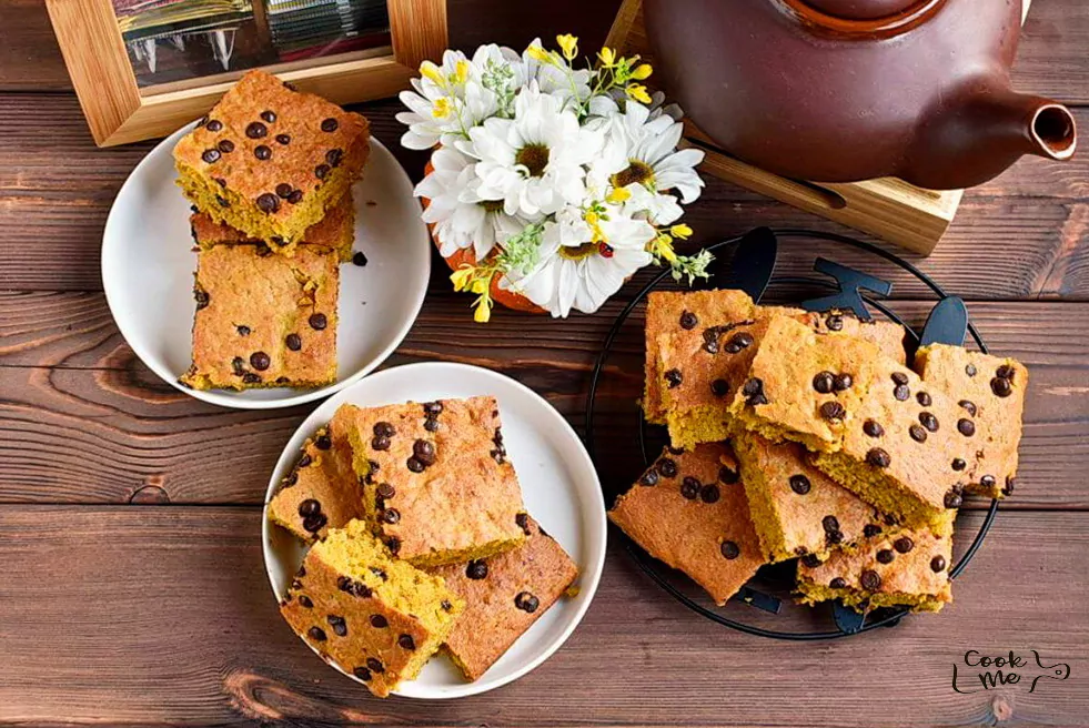 Pumpkin Chocolate Chip Bars