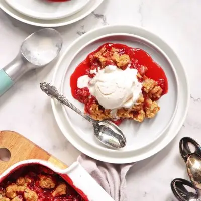 Strawberry Crumble Recipe-Easy Strawberry Crumble-Strawberry Crisp-Best Homemade Strawberry Crumble-Fresh Strawberry Crumble