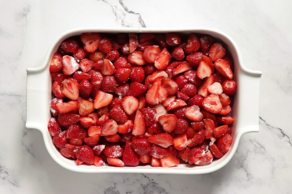 Strawberry Crumble recipe - step 4