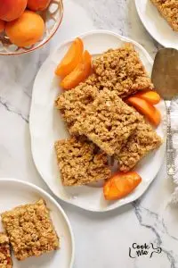 Apricot Oat Bars Recipe-Oatmeal Apricot Squares-Fresh Apricot Oat Bars-Apricot Oatmeal Bars-Apricot Oatmeal Crumble Bars