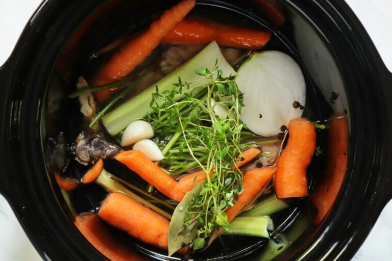 Slow Cooker Chicken Stock Recipe Cook.me Recipes