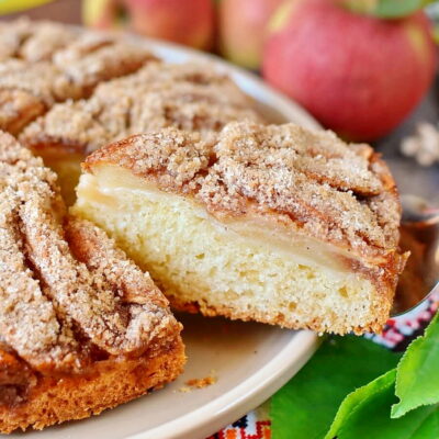 Ukrainian-Apple-Cake-Yabluchnyk-Recipe-How-To-Make-Ukrainian-Apple-Cake-Yabluchnyk-Delicious-Ukrainian-Apple-Cake-Yabluchnyk