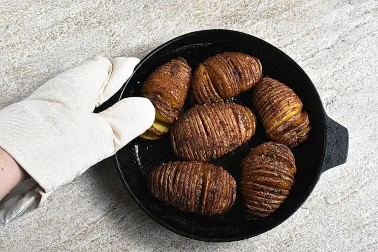 Cast Iron Hasselback Potatoes recipe - step 5
