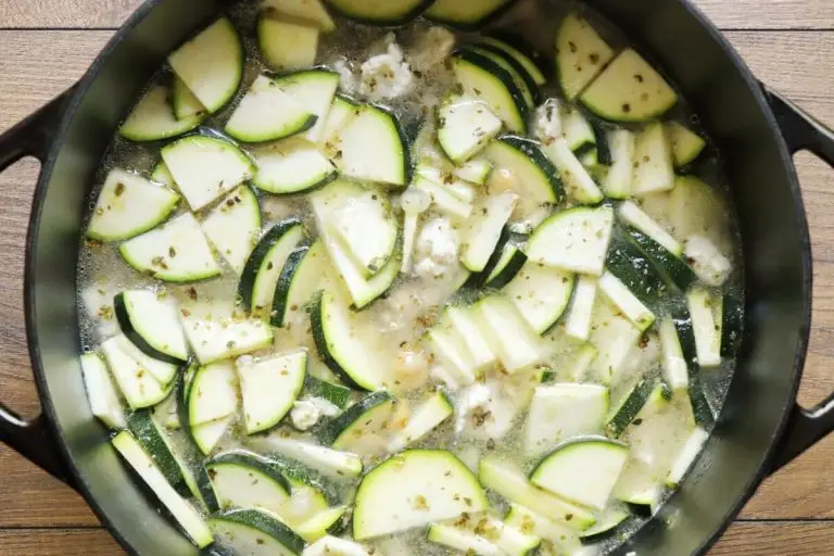 Step 4 - Mediterranean Chicken, Chickpea and Zucchini Soup