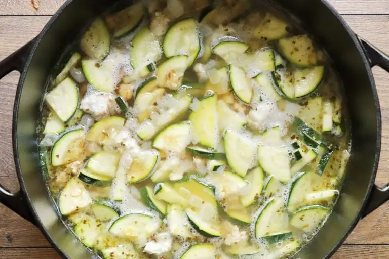 Step 5 - Mediterranean Chicken, Chickpea and Zucchini Soup