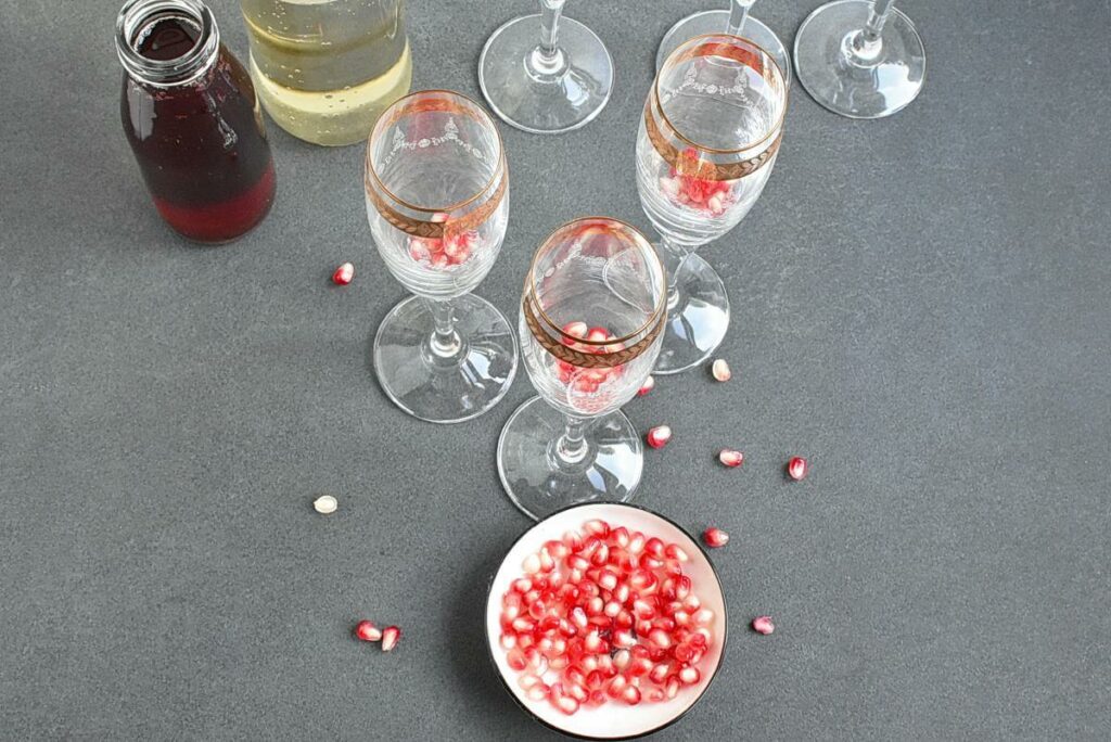 Pomegranate Sparkles recipe - step 1