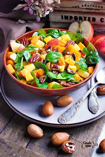 Chopped Salad with Spinach, Butternut Squash and Apples