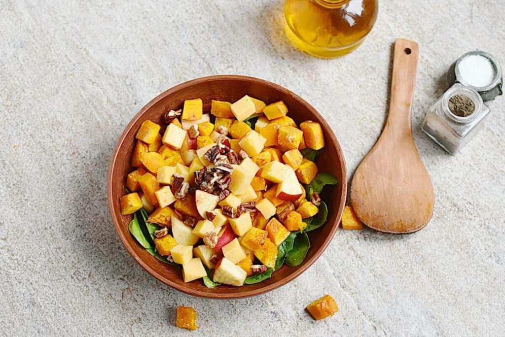 Chopped Salad with Spinach, Butternut Squash and Apples recipe - step 5