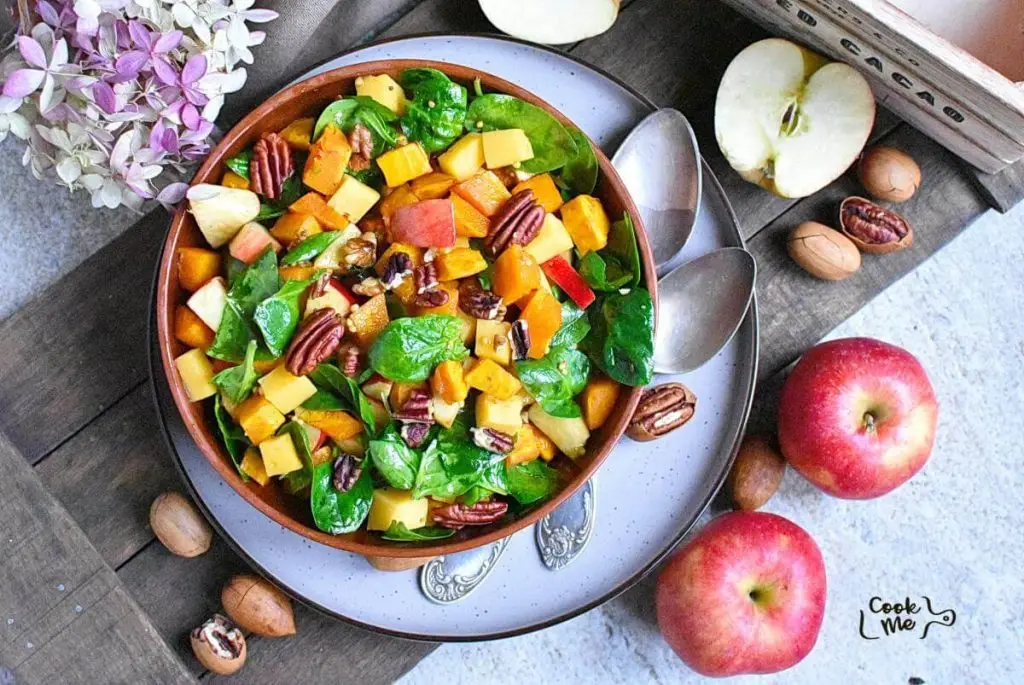 Chopped Salad with Spinach, Butternut Squash and Apples