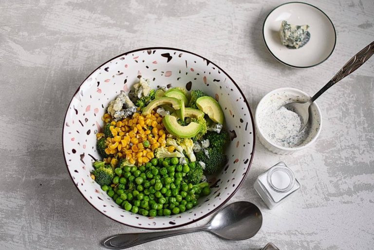 Step 7 - Tofu Broccoli and Blue Cheese Salad