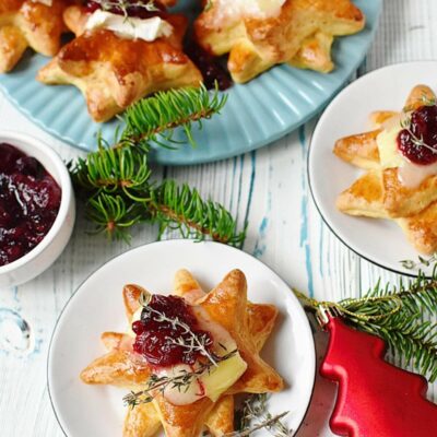 Christmas Cranberry Brie Puff Pastry Stars Recipes– Homemade Christmas Cranberry Brie Puff Pastry Stars – Easy Christmas Cranberry Brie Puff Pastry Stars