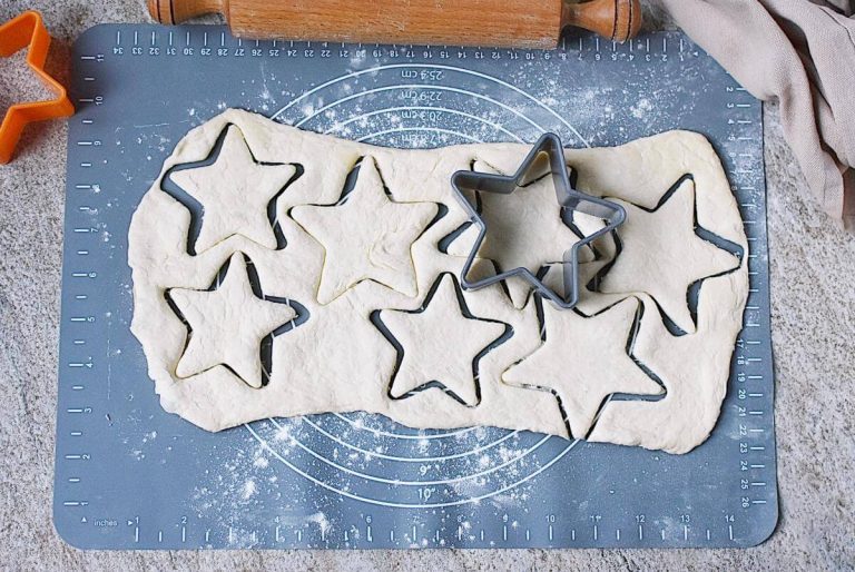 Step 3 - Christmas Cranberry Brie Puff Pastry Stars