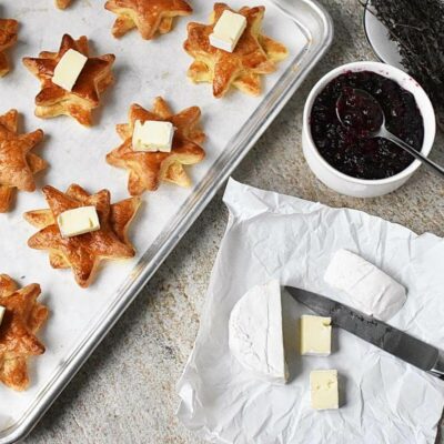 Christmas Cranberry Brie Puff Pastry Stars recipe - step 8