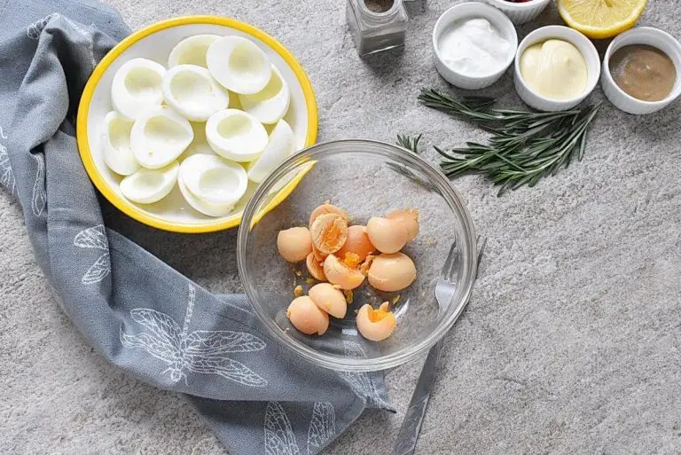 Step 4 - Christmas Deviled Eggs