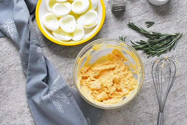 Step 6 - Christmas Deviled Eggs