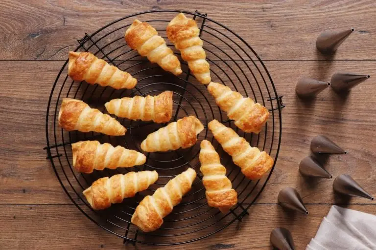 Step 11 - Italian Cream Stuffed Cannoncini