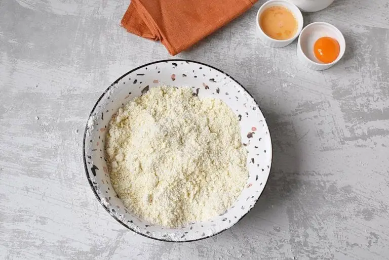 Savory Crispy Cheese Cookies recipe - step 3