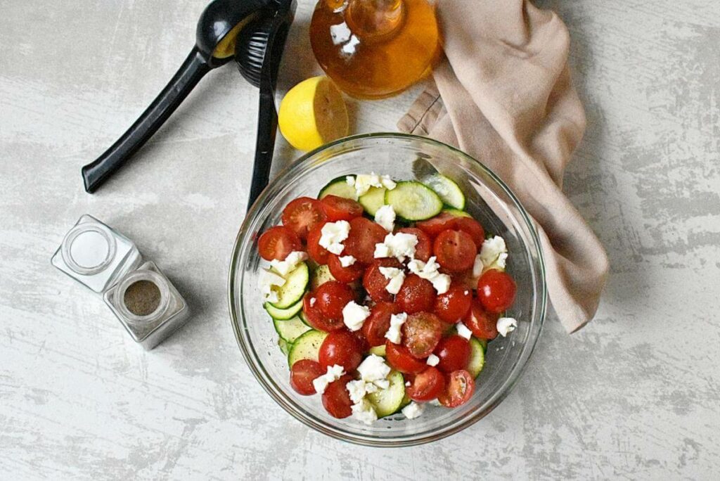 Zucchini Salad with Feta and Tomatoes recipe - step 1