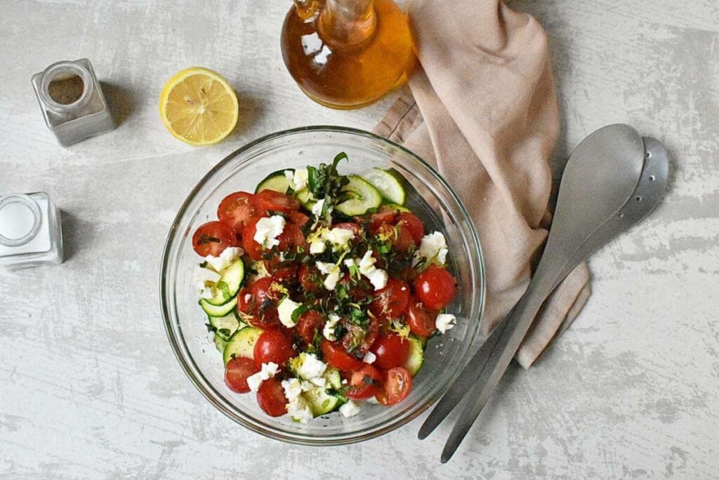 Zucchini Salad with Feta and Tomatoes recipe - step 2