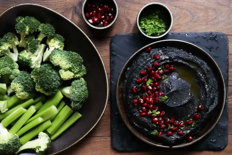 How to serve Black Hummus