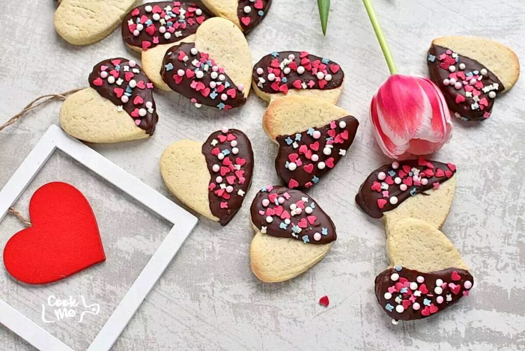 How to serve Chocolate Dipped Heart Cookies