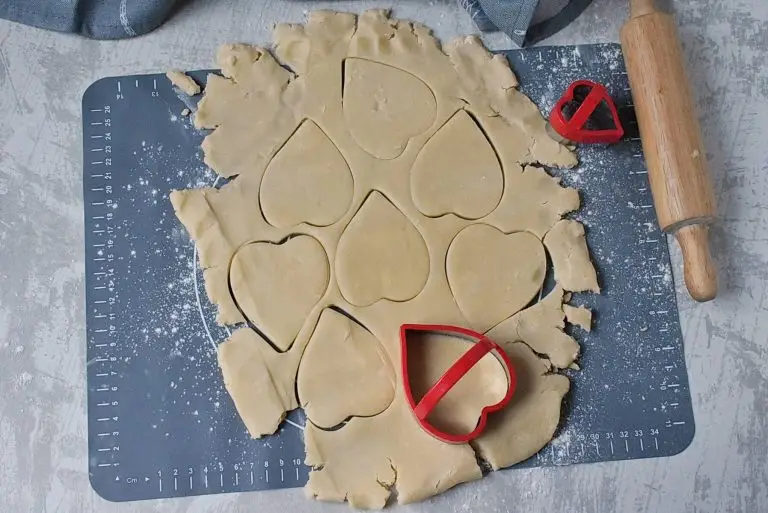 Step 6 - Raspberry and White Chocolate Shortbread Cookies