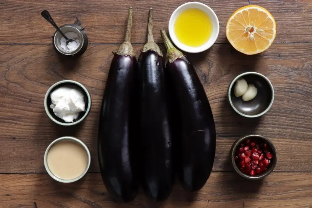 Ingredients for Moutabel