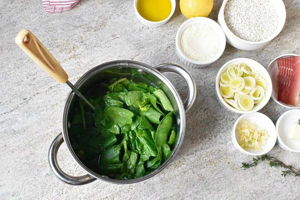 Spinach and Lemon Risotto recipe - step 1