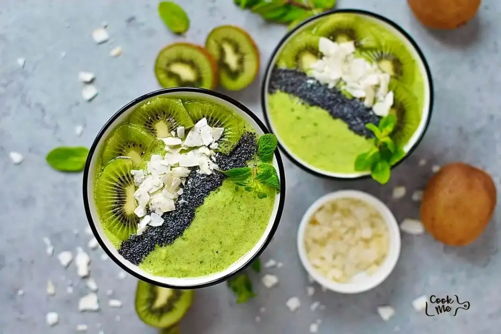 Tropical Green Smoothie Bowl